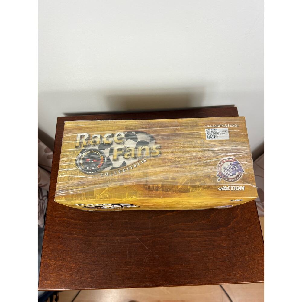 NWT Jeff Gordon #24 DuPoint/ Peanuts 1:24 Scale 24KT Gold Stock Car